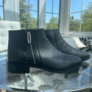 Aquatalia Black Leather Chelsea Boot, EUC